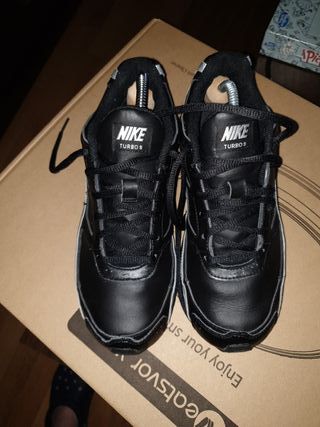 Nike shox negro de segunda mano por 60 EUR en Seixalbo en WALLAPOP