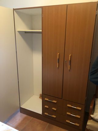 Armario ropero antiguo en WALLAPOP