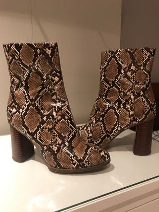 Botín animal print MANGO . supercomodos de segunda mano por 19 EUR en  Valencia en WALLAPOP