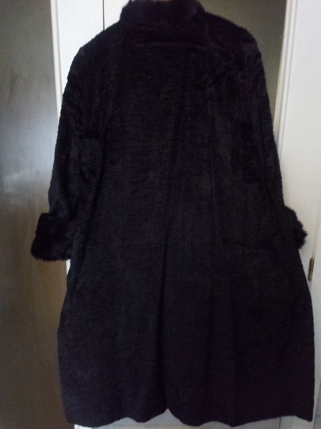 Abrigo falso astracán