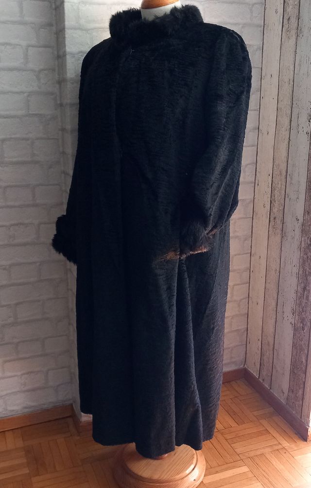 Abrigo falso astracán