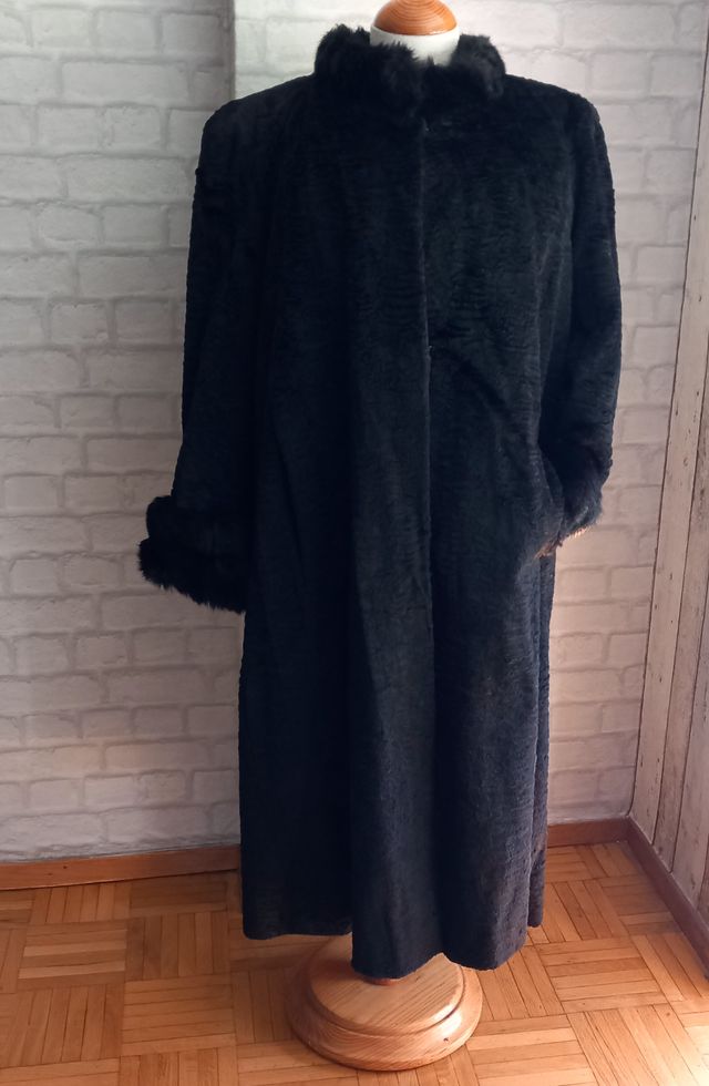 Abrigo falso astracán