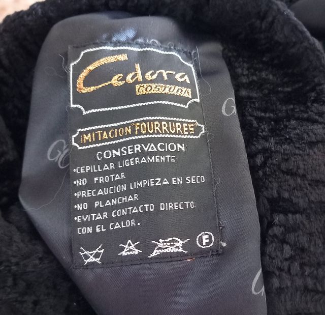 Abrigo falso astracán