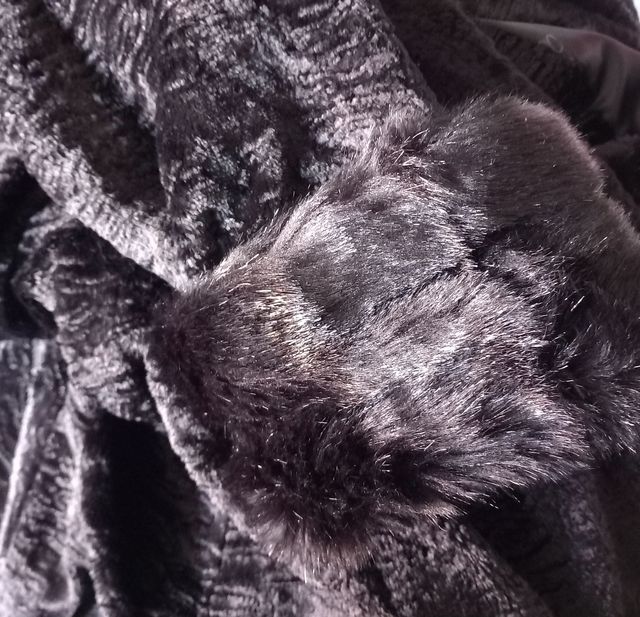 Abrigo falso astracán