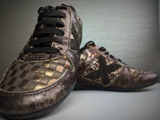 Zapatillas munich modelo acropol - 35 de segunda mano por 22 EUR en  Zaragoza en WALLAPOP