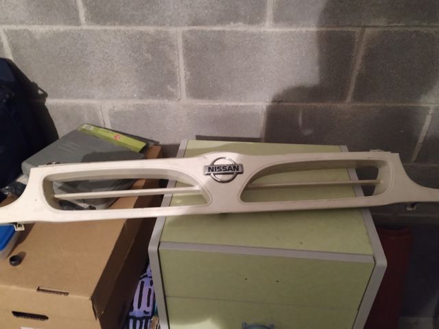 moldura Nissan vanette cargo 96