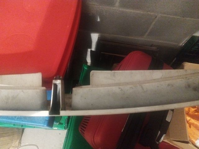 moldura Nissan vanette cargo 96