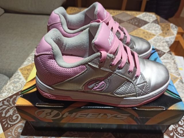Zapatillas con ruedas Heelys nuevas. 19€