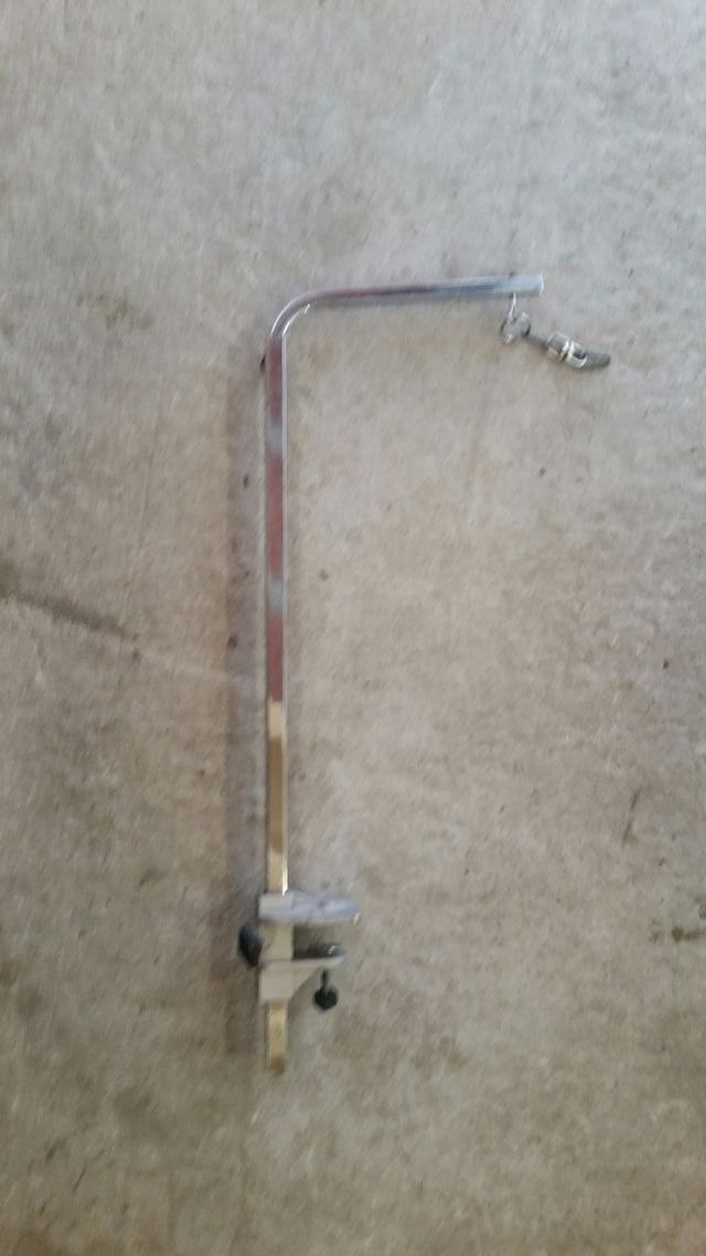 CONJUNTO DE MESA EXPOSICIÓN DE  PERROS Y HORCA