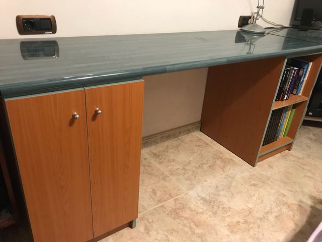 Mueble escritorio de segunda mano por 40 € en Taravaus en WALLAPOP