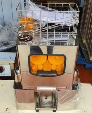 Exprimidor industrial de segunda mano en la provincia de Exprimidor Zumex de segunda mano en Madrid en WALLAPOP