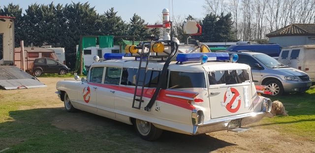  Ecto-1 Ghostbusters coche de cazafantasmas