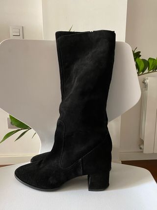 Botas altas de piel Cortefiel (Talla 39) de segunda mano por 30 EUR en  Barcelona en WALLAPOP