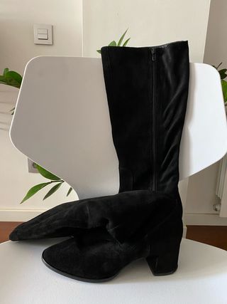 Botas altas de piel Cortefiel (Talla 39) de segunda mano por 30 EUR en  Barcelona en WALLAPOP