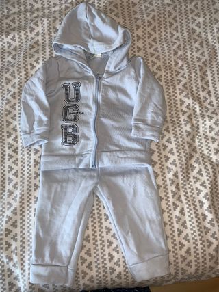 Chándal Benetton bebé 3-6meses de segunda mano por 10 EUR en Guadalajara en  WALLAPOP
