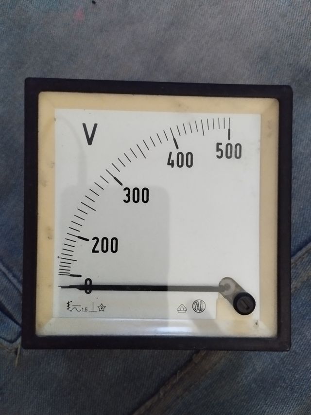 AMPERIMETRO Y VOLTIMETROS