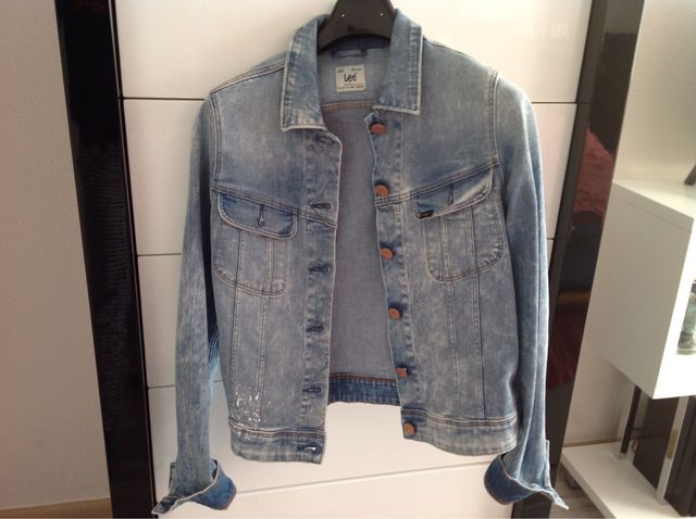 Cazadora vaquera de marca Lee