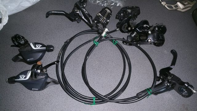 COMPONENTES SRAM XX CARBONO y SHIMANO XT