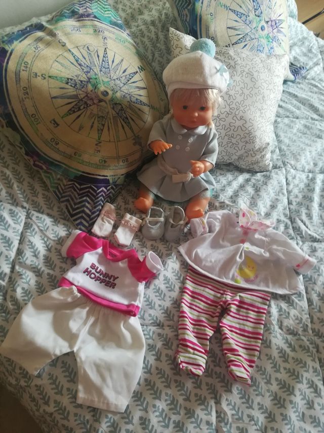 muñeca nenuco y vestidos impoluto