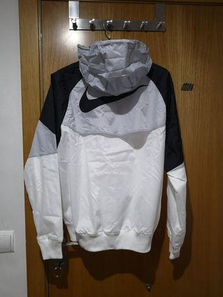 Chaqueta negra de Abrigos y Chaquetas para Mujer de Nike | FASHIOLA.es
