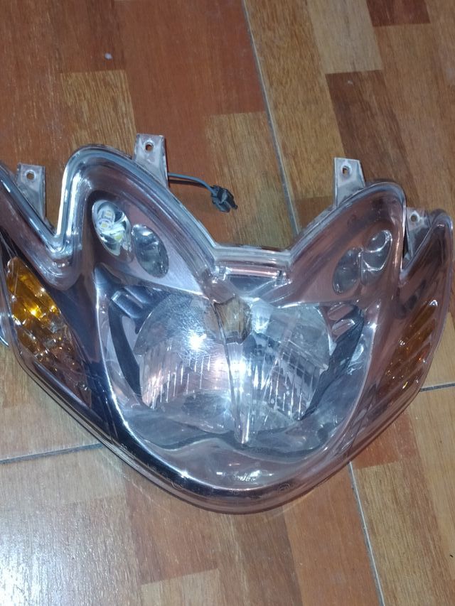 foco delantero Yamaha jog