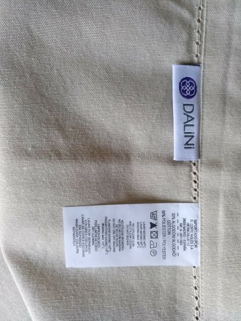 Set de 2 servilletas y un camino mesa DALINI.