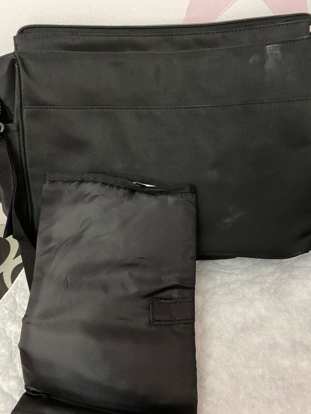 Bolso con nombre bordado