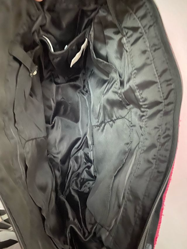 Bolso con nombre bordado