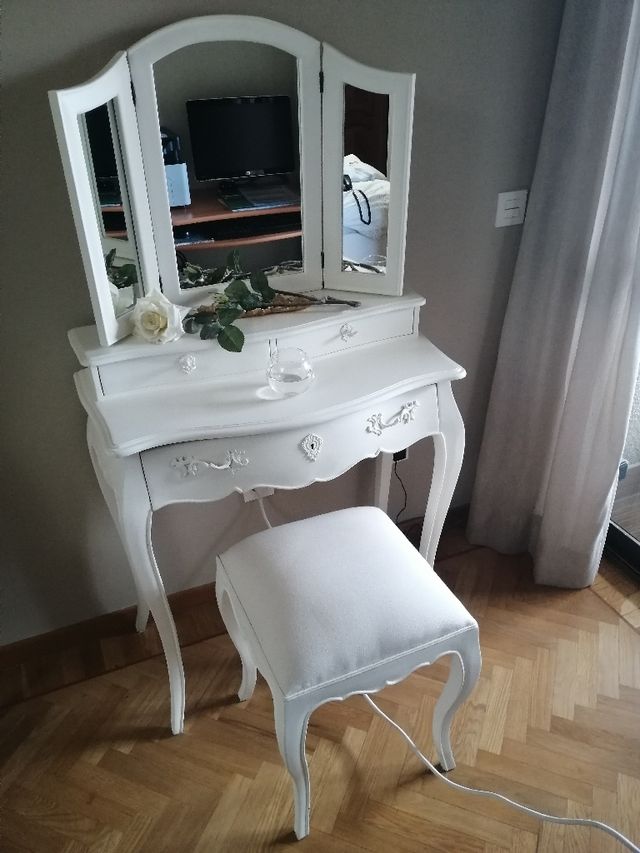 TOCADOR DORMITORIO de segunda mano por 140 € en Cáceres en WALLAPOP