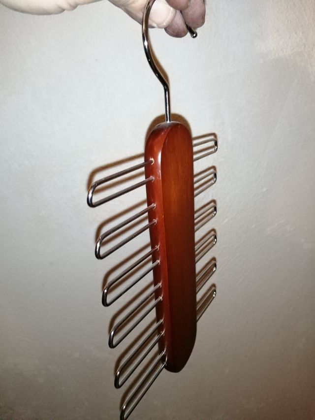 Percha para corbatas de madera (nueva)