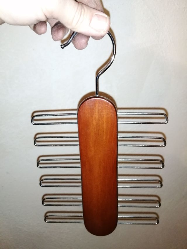 Percha para corbatas de madera (nueva)