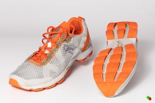 zapatillas de running hombre mizuno wave maverick gris y azul