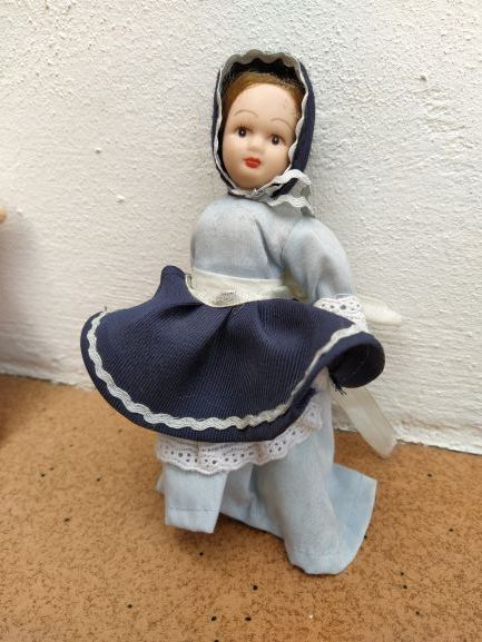 muñequitas de porcelana