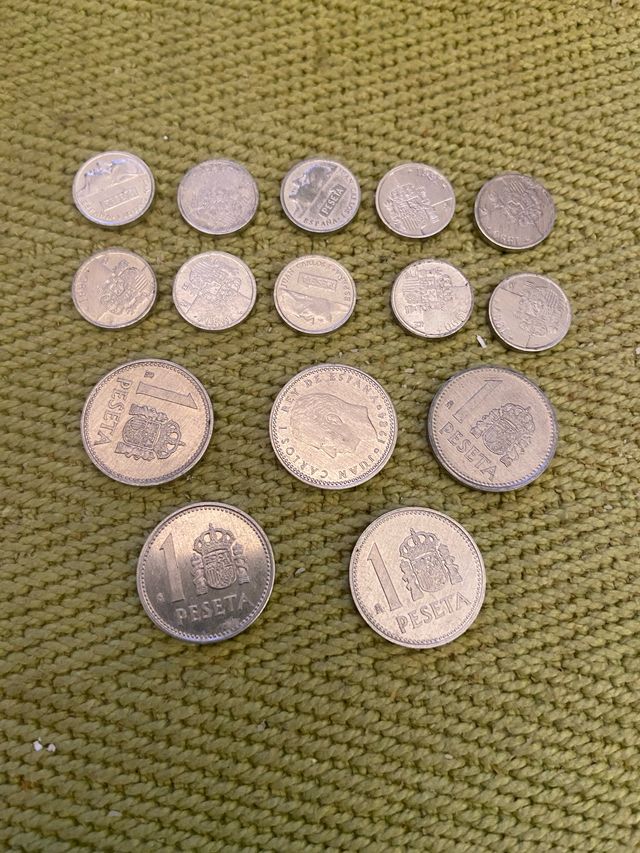 Lote monedas 1 ptas, blancas grandes y pequeñas