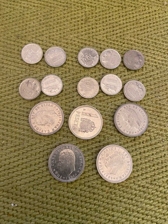 Lote monedas 1 ptas, blancas grandes y pequeñas