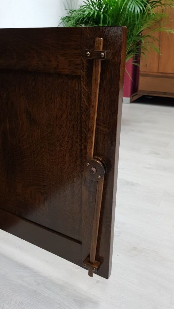 Alacena Rustica con Vitrina . De Roble .