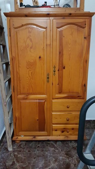 Armario de pino de segunda mano en WALLAPOP