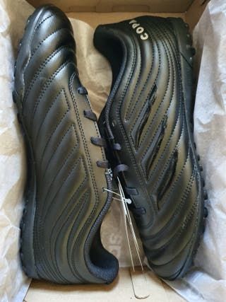 botas de futbol para tierra