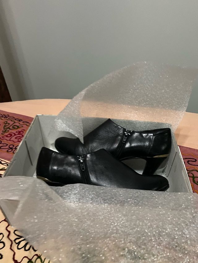 CHOLLO!!!!! BOTINES piel !!!  NUEVO de Marca