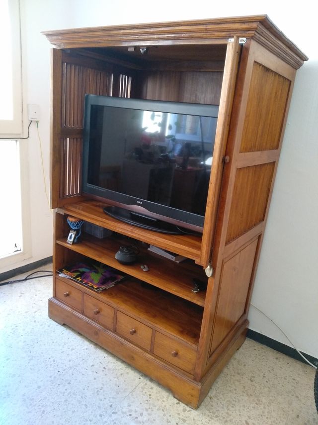 Mueble para Tv de segunda mano por 10 EUR en Barcelona en WALLAPOP