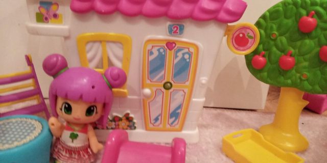 coche,moto sidecar y casa del árbol pin y pon