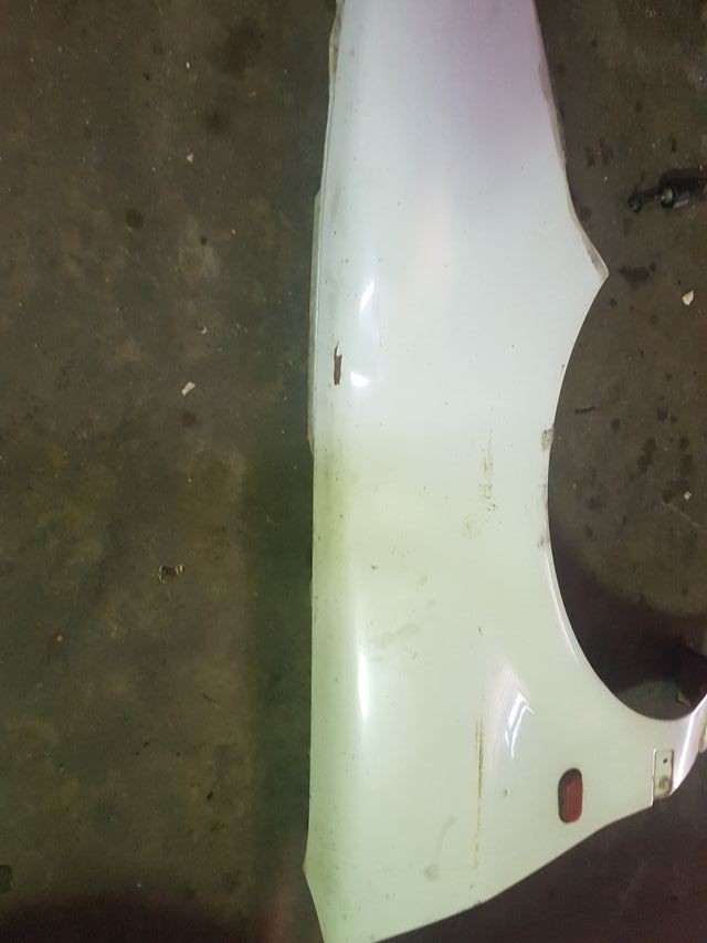 aleta derecha renault 19 blanca