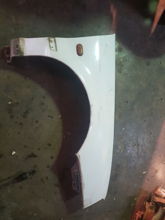 aleta derecha renault 19 blanca