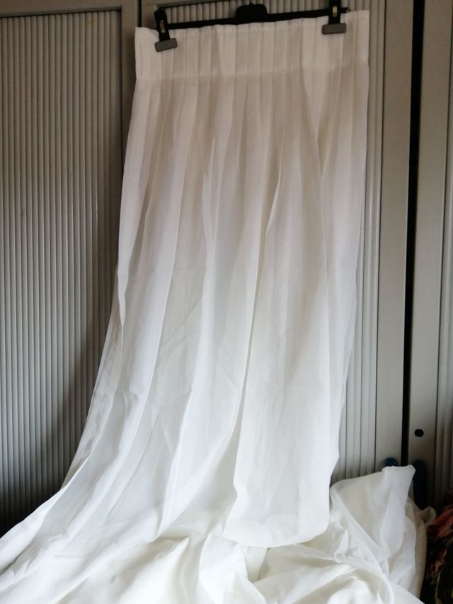 1.. Nuova tenda bianca 1,30 di larghezza x 2,45 di lunghezza