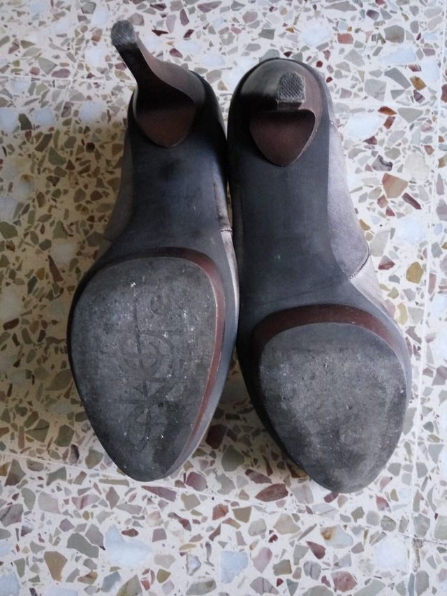 Zapatos tacon de segunda mano por 5 € en Santa Cruz de Tenerife en WALLAPOP