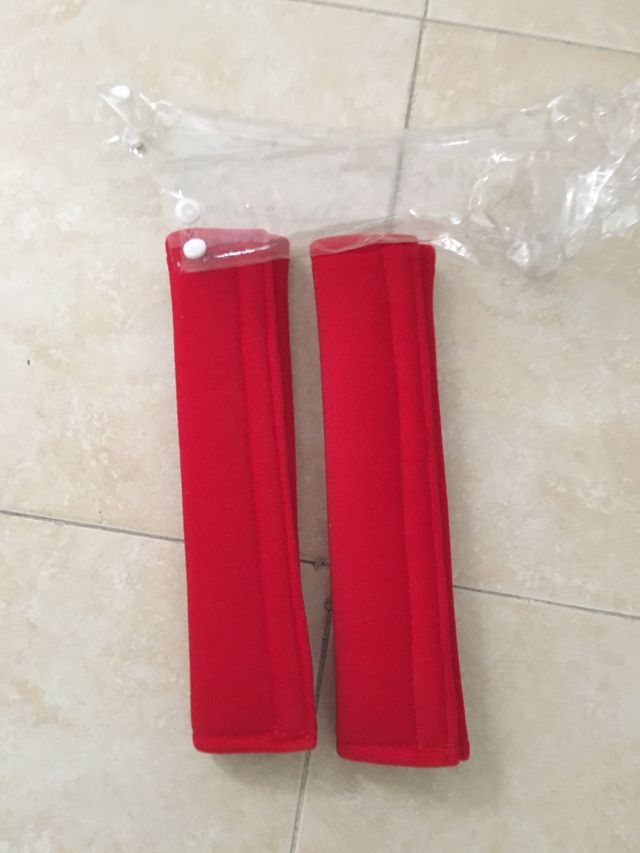 Protectores de cinturon nuevos