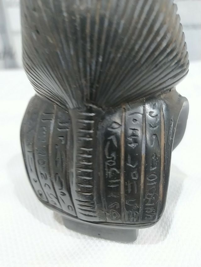 Figura Egipcia Tallada