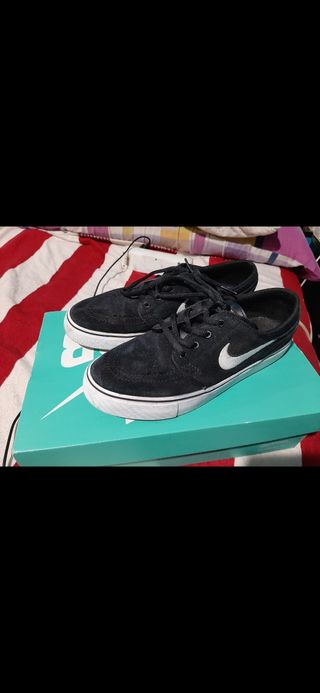 nike sb negras enteras