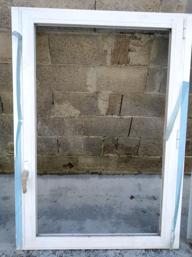 Ventanas de aluminio y puertas.