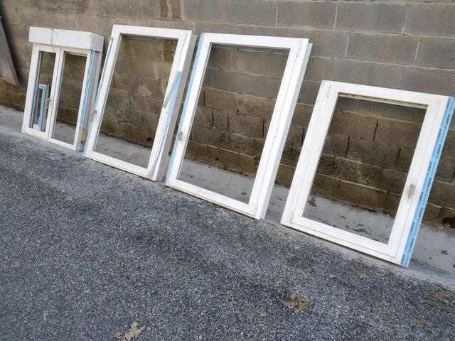 Ventanas de aluminio y puertas.